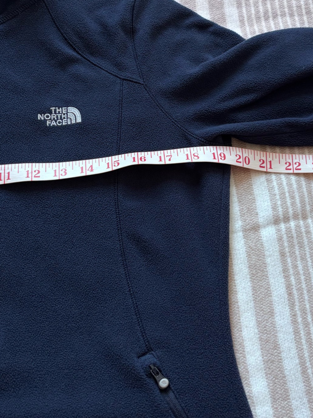 The North Face Full-Zip Fleece Jacket in Navy - Picture 9 of 10
